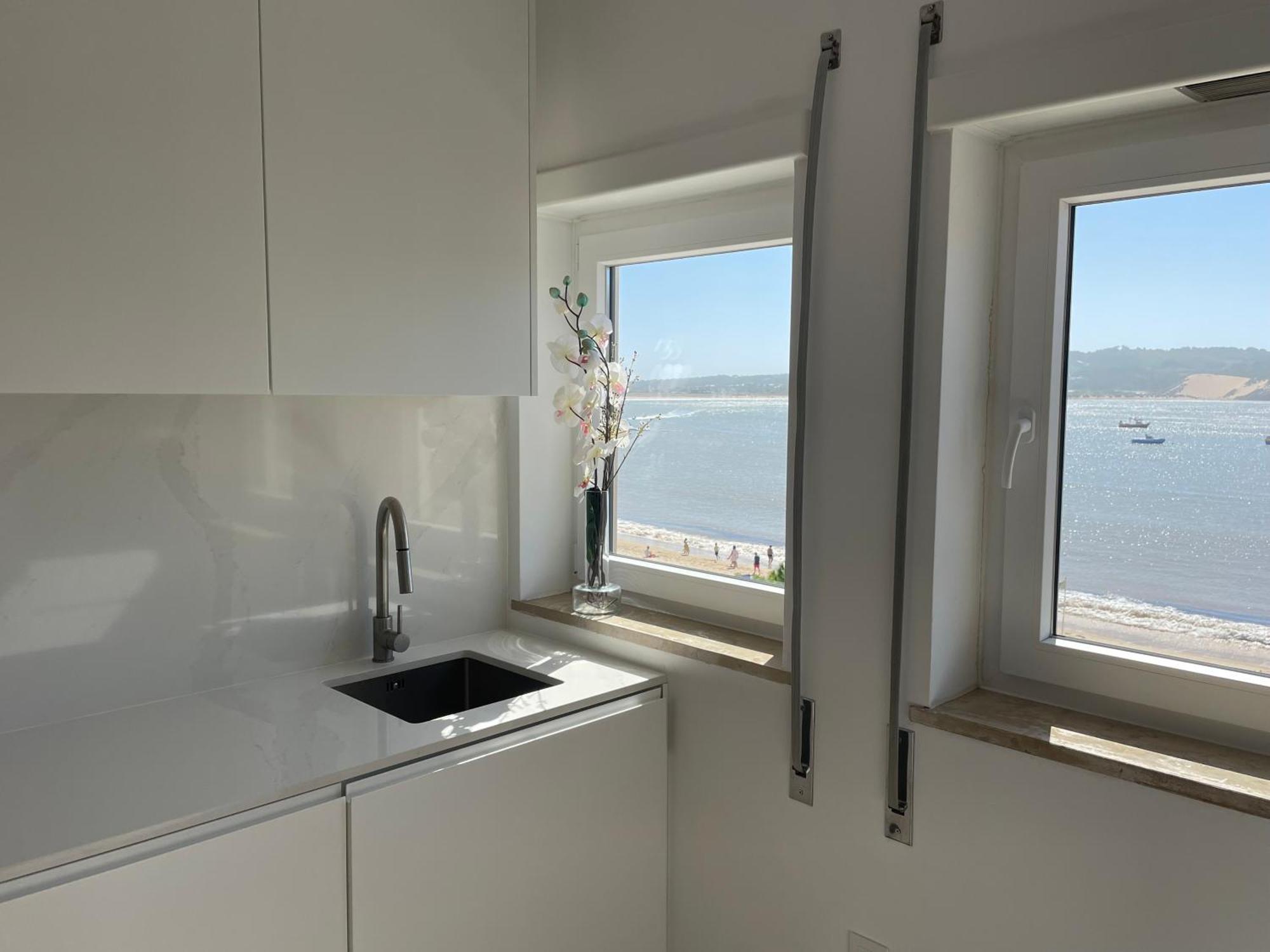 Apartamento Em Frente A Praia Сан-Мартинью-ду-Порту Экстерьер фото